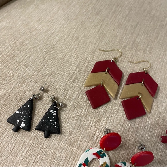 Set of 4 Handmade Polymer Clay Earring Set
Holiday/ Christmas Theme - Red - Picture 6 of 6